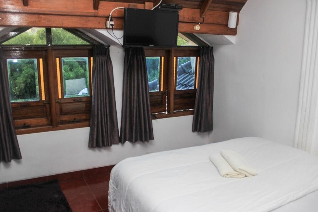 Pele Guesthouse Bandung Exterior foto