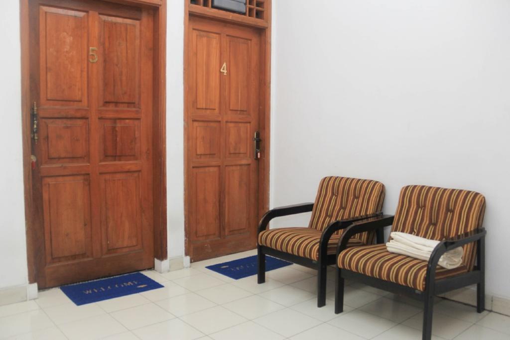Pele Guesthouse Bandung Exterior foto